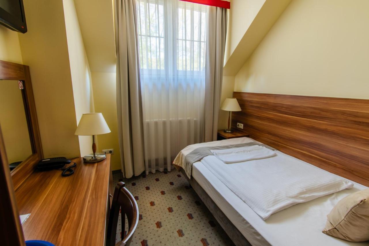 Zajazd U Dziadka Opole Exterior photo